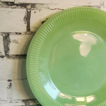 Vintage Fire King Jadite Dinner Plate - 9 Inches Across - Lime Green Dishware Set - Country Style - Jane Ray Pattern 