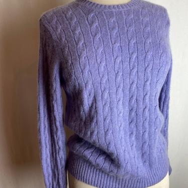 100% cashmere sweater~ so soft &amp; yummy sweet cable knit lavender pullover knit~ pastel ribbed crew neck preppy~ size small 