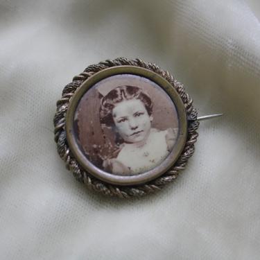 Antique Portrait Pin // Young Girl 