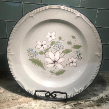 Vintage Finesse Stoneware Gray Floral Jennifer Pattern Platter 