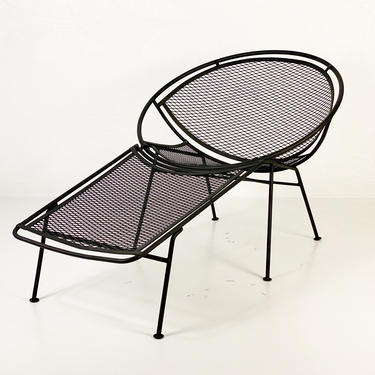 Radar Chaise by Maurizio Tempestini for Salterini, Circa 1960s - *Please ask for a shipping quote before you buy. 