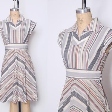 Vintage 70s chevron stripe dress / printed 1970s dress / short sleeve belted dress / striped dress 