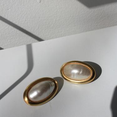 Oval Pearl Clip-Ons