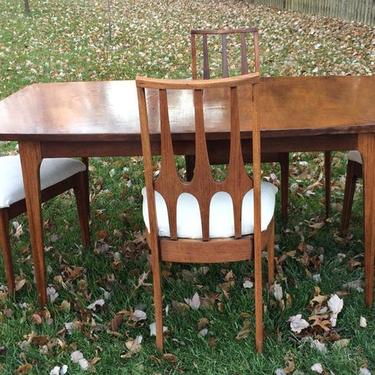 Vintage Broyhill Brasilia dining table & 4 chairs