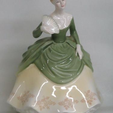 Royal Doulton HN2312 Soiree English Bone China Porcelain Figurine 2507B