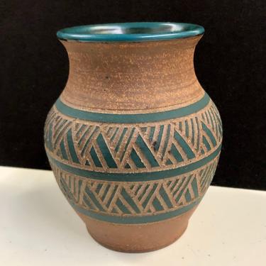Anne Wellings Incised Stoneware Studio Pottery Vase 6.75” 