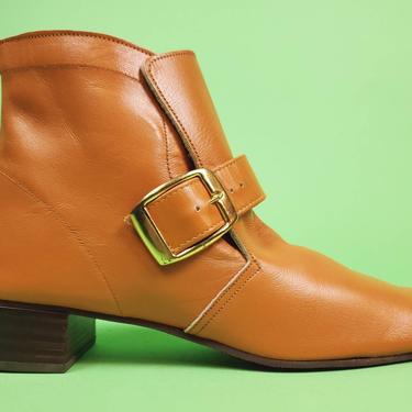 Vintage 1960s mod ankle booties by Kraus Originals. Never worn Beatles boots. Camel brown leather. (Size 8N) 