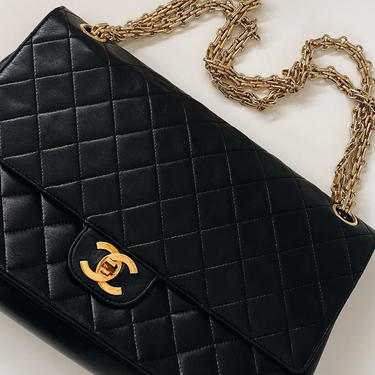 Vintage Chanel CC Turnlock Black Quilted Leather Medium Classic Double Flap Chain Shoulder Bag 