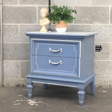 LOCAL PICKUP ONLY ———— Vintage Dixie Nightstand 