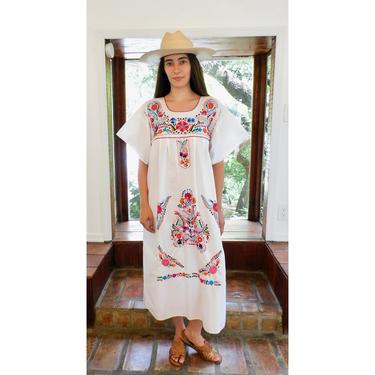 Mexican Dress // vintage sun Mexican embroidered floral 70s boho hippie cotton hippy white maxi midi // O/S 
