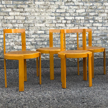 Set Of 4 Italian Modern Rounded Chairs 