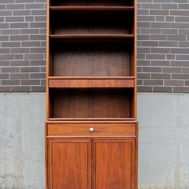Mid Century Modern China Cabinet Hutch by Drexel 