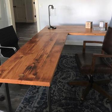 Free shipping L-shaped Desk. Reclaimed wood desk. Wood and steel desk. Industrial desk. Corner desk. Old desk. Rustic Desk. Executive desk. 