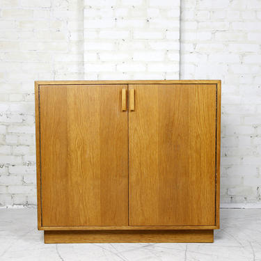 Vintage mcm small cabinet with 2 adjustable shelves by Charles Webb | Free delivery in NYC and Hudson Valley areas 