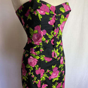 Betsy Johnson~ Sexy Bright colorful black dress~ strapless bombshell fitted~ wiggle~ bold floral print ~ short cinched waist~ size 4-6ish 