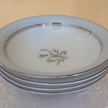 Vintage  Set of (4) Beautiful Noritake 5558  &amp;quot;Bluebell&amp;quot; Pattern Large Cereal, Soup or Salad Bowls- 7 1/2&amp;quot; 