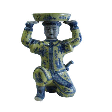 Oriental Vintage Ceramic Yellow Blue Flower Man Holding Dish Figure cs5220E 