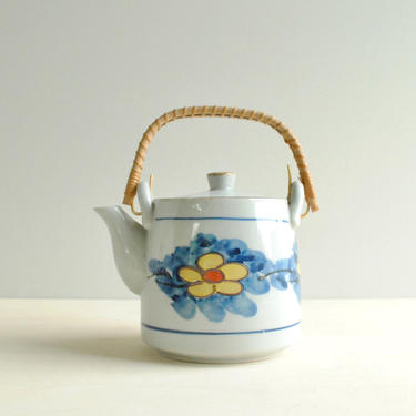 Vintage Ceramic Teapot with Bamboo Handle, 34 Ounce Teapot, Small Teapot, Vintage Pottery Teapot 