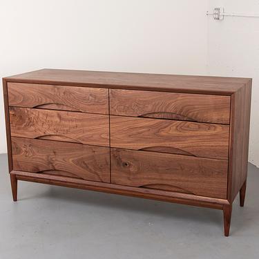 Walnut Low Dresser // Mid Century Modern Dresser // 6 Drawer Dresser 