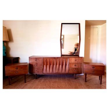 (SOLD) Mid Century Modern Geometric Bedroom Set by American of Martinsville