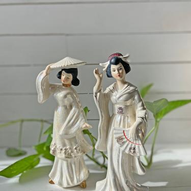 Vintage 1940&#39;s Geisha Woman With Fan, Hat, Dancing // Vintage Japanese Geisha Figurine // Perfect Gift 