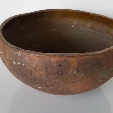 Vintage Rustic Primitive-Style Art Clay Bowl. 
