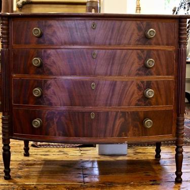 Sheraton Bow Front 4 Drawer Chest in Mahogany, 19th Century