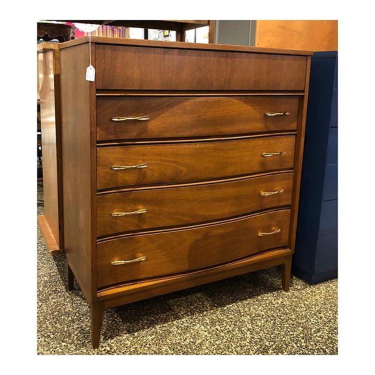 Vintage Midcentury Modern Chest of Drawers