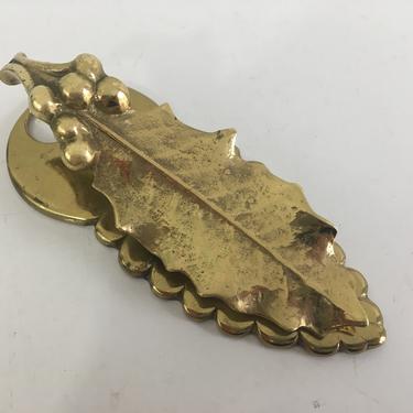 Vintage Virginia Metalcrafters Holly Leaf Berries Brass Paper Clip Mid Century 1950s Gold Christmas Holidays Retro Office Decor Memo Holder 
