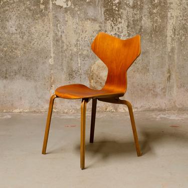 Grand Prix Chair by Arne Jacobsen for Fritz Hansen Teak 