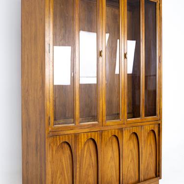 Broyhill Brasilia Style Mid Century Oak China Cabinet - mcm 