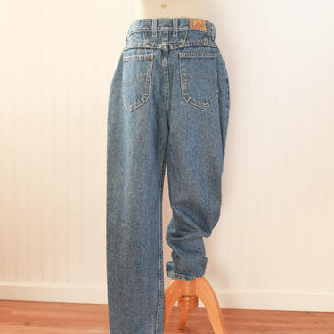 90s Lee Jeans High Waist Short 28 x 28 Waist // vintage denim // vintage womens clothing 