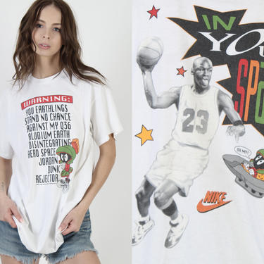 Nike In Your Space T Shirt / Vintage 1993 Michael Jordan Tee / 90s Grey Label Looney Tunes Cartoon T Shirt / Chicago Bulls Basketball 