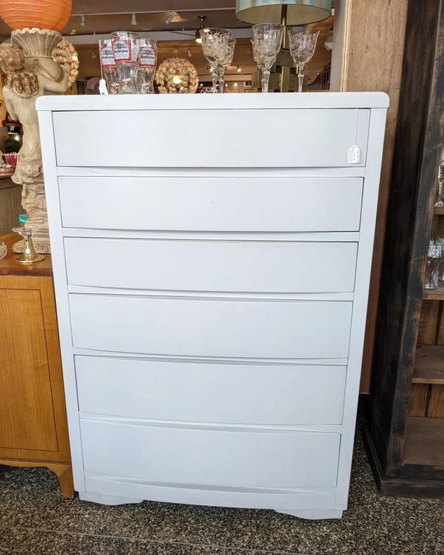 White painted chest of drawers 36.5x20x52.5"