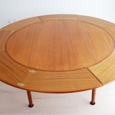 Mid Century Modern Danish Dyrlund Teak Expandable Round Dining Table 