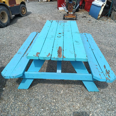Sweet blue picnic table