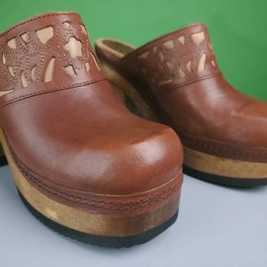 90s Bongo chunky platforms. Slip-on mules. Block heel. Cut-out leather. Size 8. 
