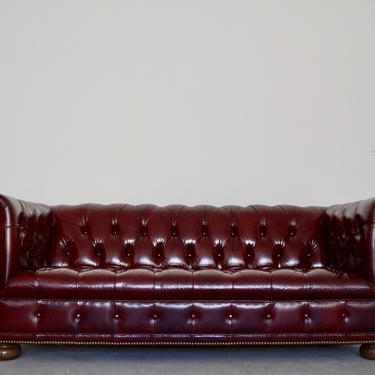 Gorgeous 1970's Vintage Hollywood Regency Tufted Leather Chesterfield Sofa in Gorgeous Condition! 