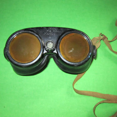 WWII AO Polaroid Aviator's Goggles.  Holy cow! 