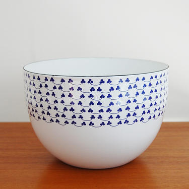Vintage Arabia Finland Finel Enamel Bowl White &amp; Blue Clover Pattern Kaj Franck 