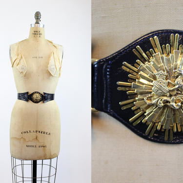 1950s wide lion medallion belt xs small | vintage leather belt | new in 
