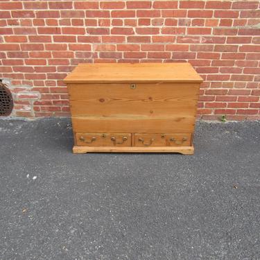 Antique English Georgian Yellow Pine Large Mule Chest Blanket Box Ottoman Double Drawers Coffee Table 