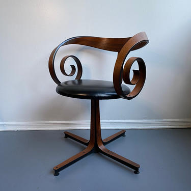 Plycraft &amp;quot;Sultana&amp;quot; swivel chair designed by George Mulhauser 
