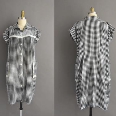 1960s vintage dress | Adorable Black & White Gingham Plaid Print Summer Coverup | Medium Large | 60s dress 