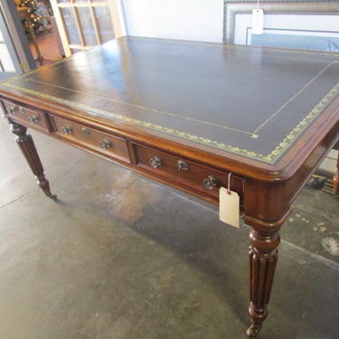 ANTIQUE AMERICAN PARTNERS DESK IN MAHOGANY WITH TOOLED LEATHER TOP