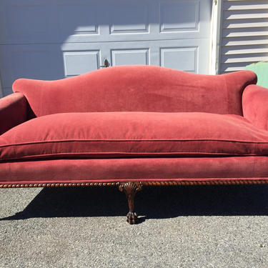 HOLD Blush Velvet Carved Chippendale Couch 