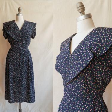 Vintage 40s Floral Rayon Dress/ 1940s 1950s Navy Blue Flower Print Dress/ Size Medium Large 