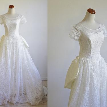 Vintage Wedding Dress, White Wedding Dress,Lace Wedding Dress, Short Sleeve Wedding Dress, 60s Wedding Dress, Bustle Dress, Bust 32 XS 