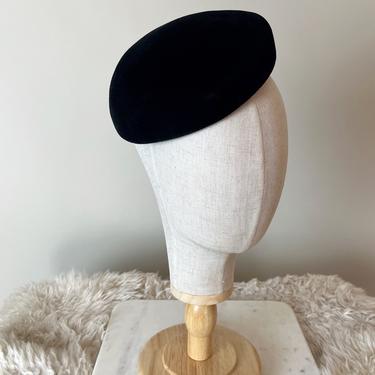 1950’s Black Velvet French Hat | Vintage Velvet Cap Hat | 1950s French Juliet Hat 