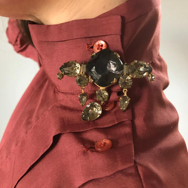60s HATTIE CARNEGIE rhinestone brooch | designer costume jewelry 